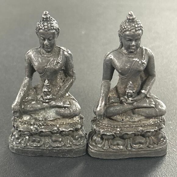 Pair of Miniature Metal Thai Amulets Pra Kring - Picture 1 of 7